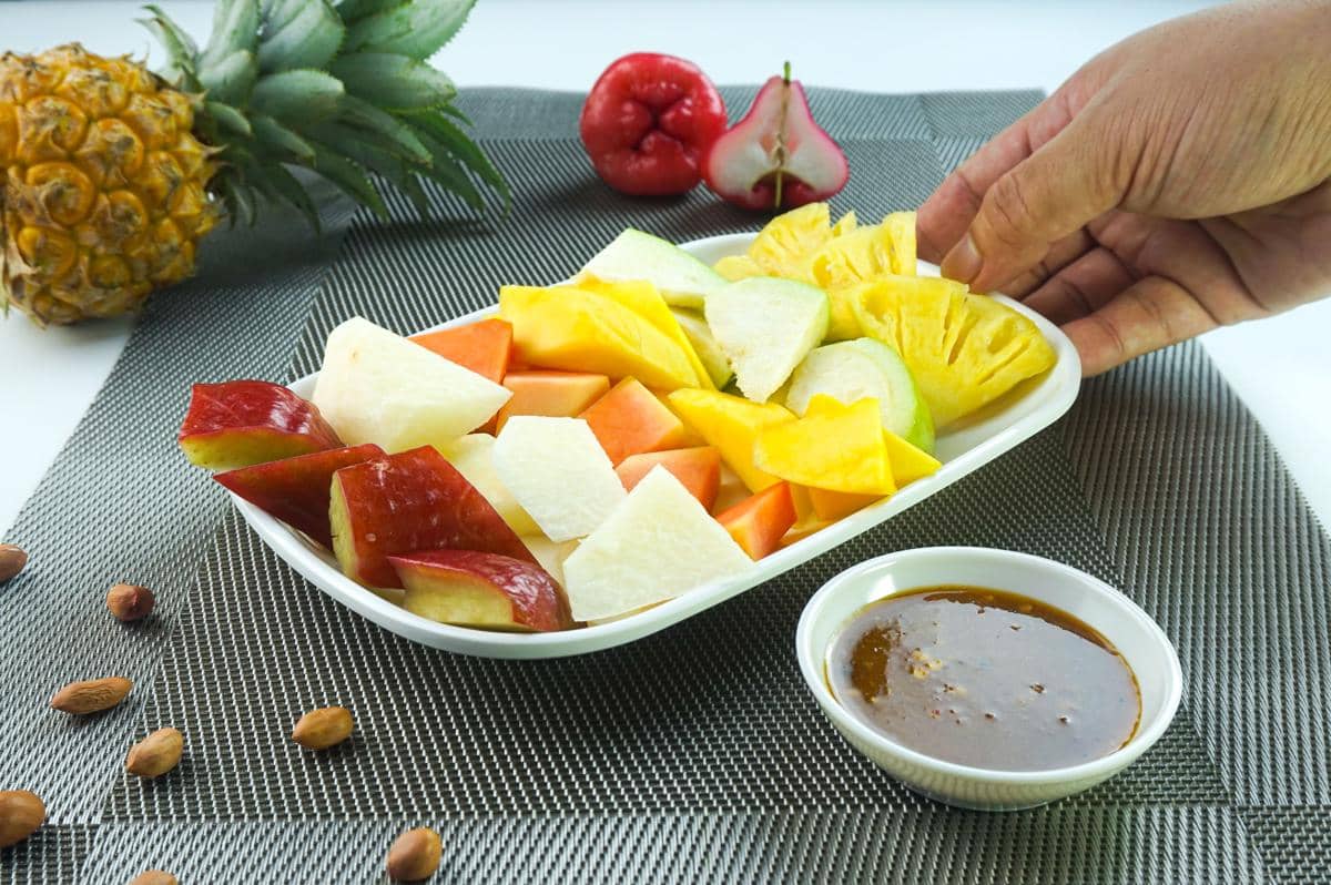 8 Makanan Pasangan Rujak Buah, Bikin Melek di Siang Hari