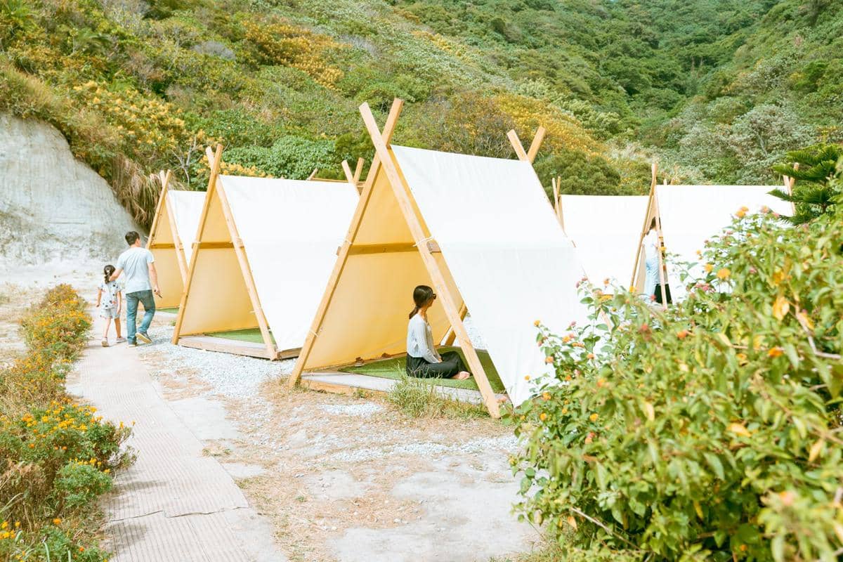 ilustrasi tempat glamping
