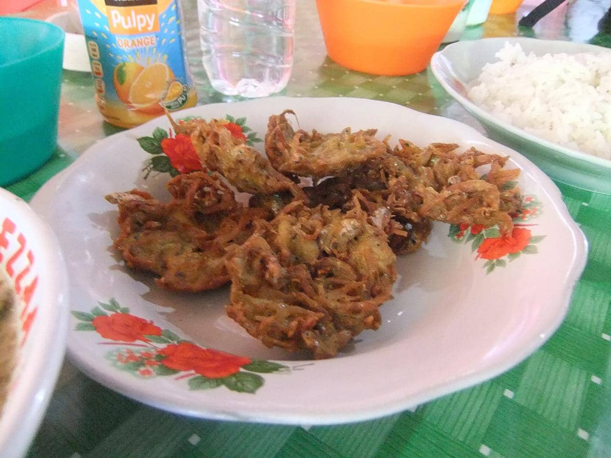 Resep Peyek Teri Bawang Putih Gurih, Renyah Bikin Gak Berhenti Ngemil