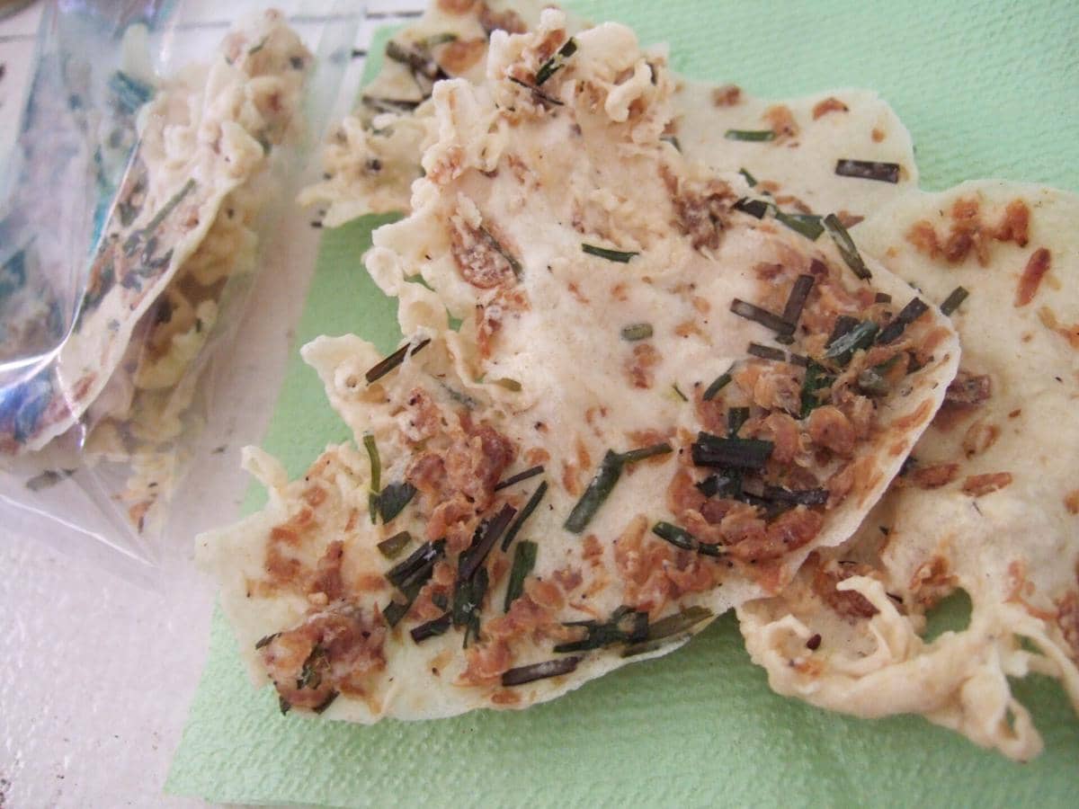 Resep Peyek Udang Pedas Daun Jeruk yang Renyah