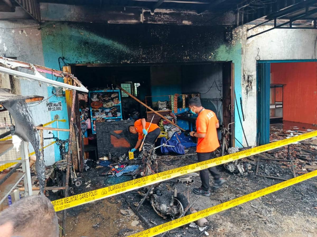 1 Orang Tewas dan 3 Luka Akibat Kebakaran Ruko Laundry di Malang