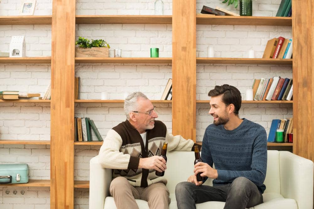 ilustrasi obrolan pria dan kakek