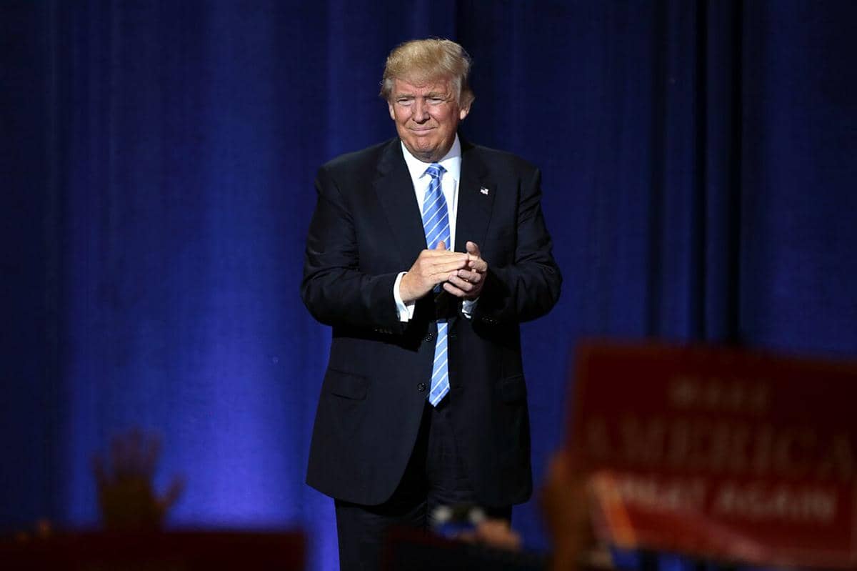 Trump Desak Israel-Iran Setop Serang Fasilitas Minyak di Timur Tengah