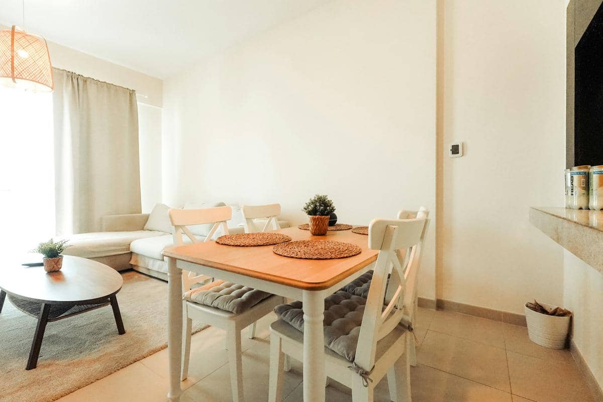 ilustrasi interior ruang tamu minimalis 