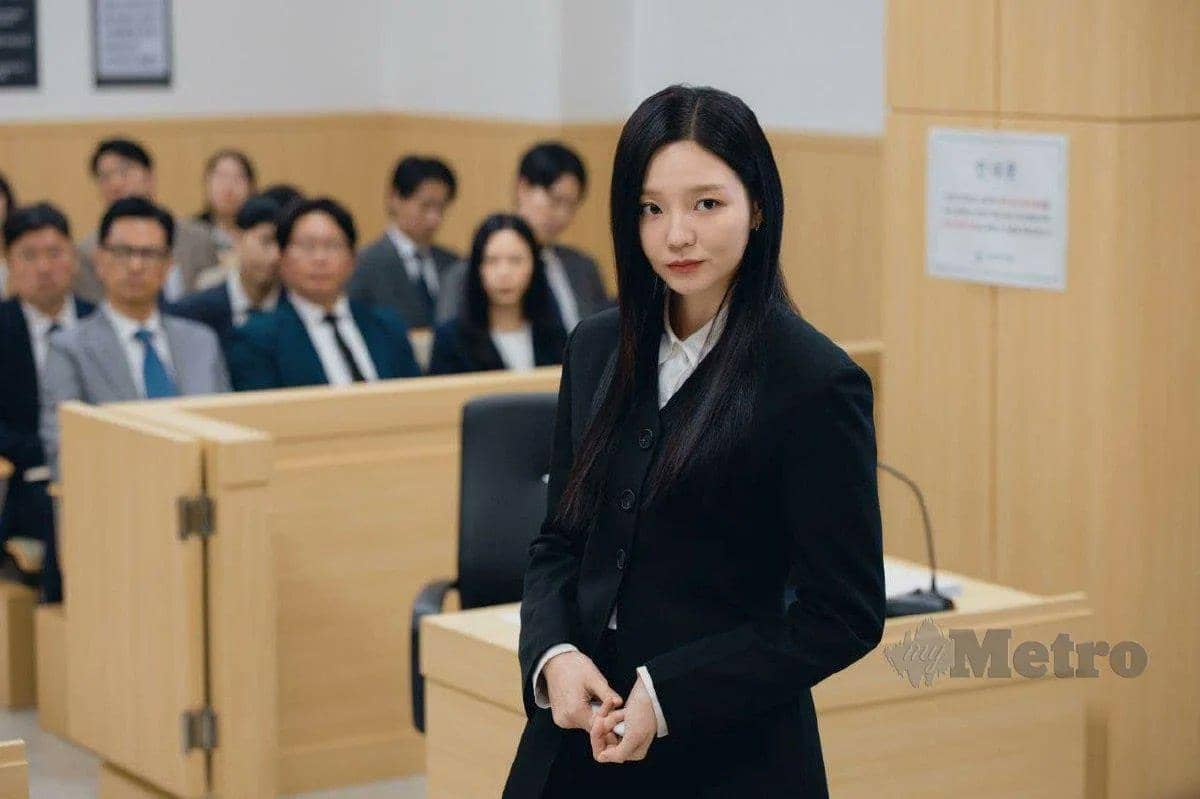 Esom di Phantom Lawyer