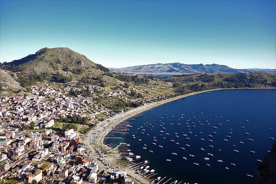 5 Fakta Copacabana, Kota Kecil dengan Keindahan Danau Titicaca
