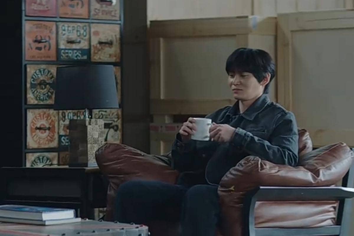 Still cut Siren's Kiss