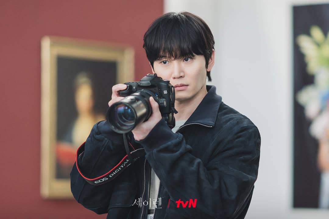 7 Sisi Mencurigakan Do Eun Hyuk di Drakor Siren's Kiss