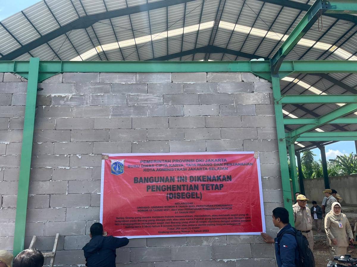 Tak Punya Izin, Lapangan Padel di Jakarta Selatan DIsegel Pemkot