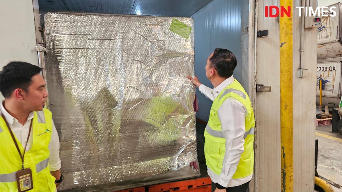 Pengiriman kargo di Bandara Soetta