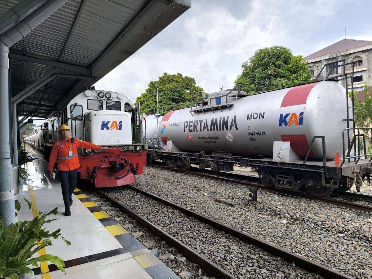 Jelang Lebaran, PT KAI Sumut Distribusikan 11.118 KL Bahan Bakar Minyak