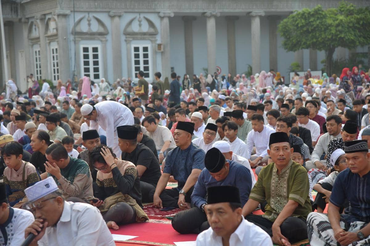 Ilustrasi salat ied, salat idulfitri, balai kota semarang