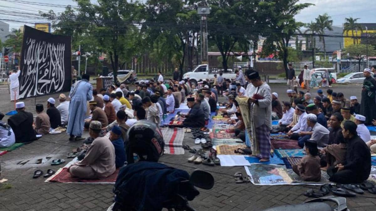 Jemaah Naqsyabandiyah di Makassar Salat Idulfitri Lebih Awal