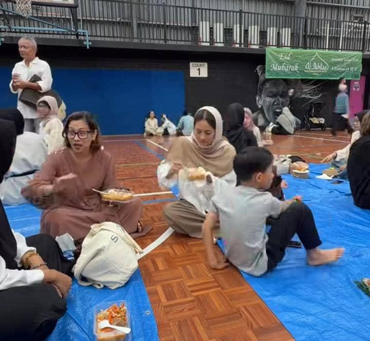 potret Rini Yulianti lebaran 2026 di Sydney
