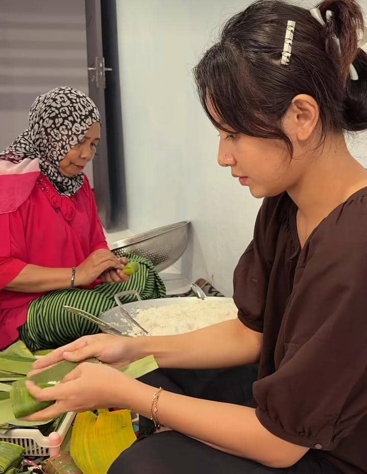 Indah Permatasari masak untuk lebaran