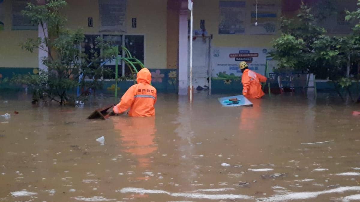 Sedih, Malam Idul Fitri di Magetan Diterjang Banjir