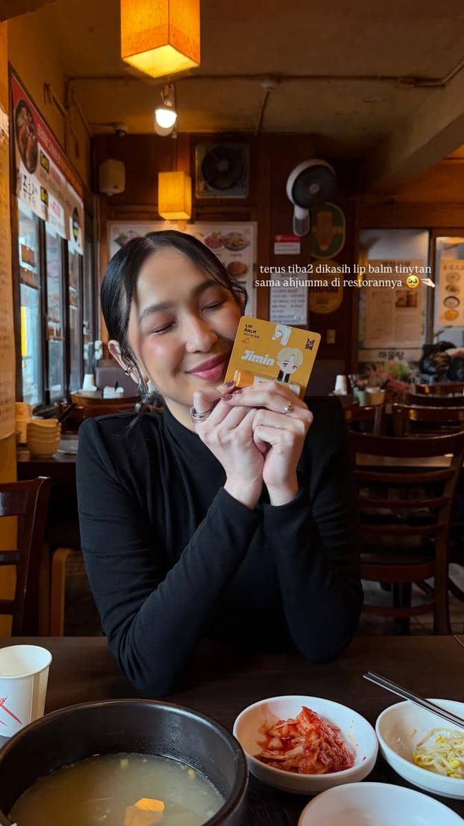 Agatha Pricilla ke Korea Selatan untuk nonton konser BTS