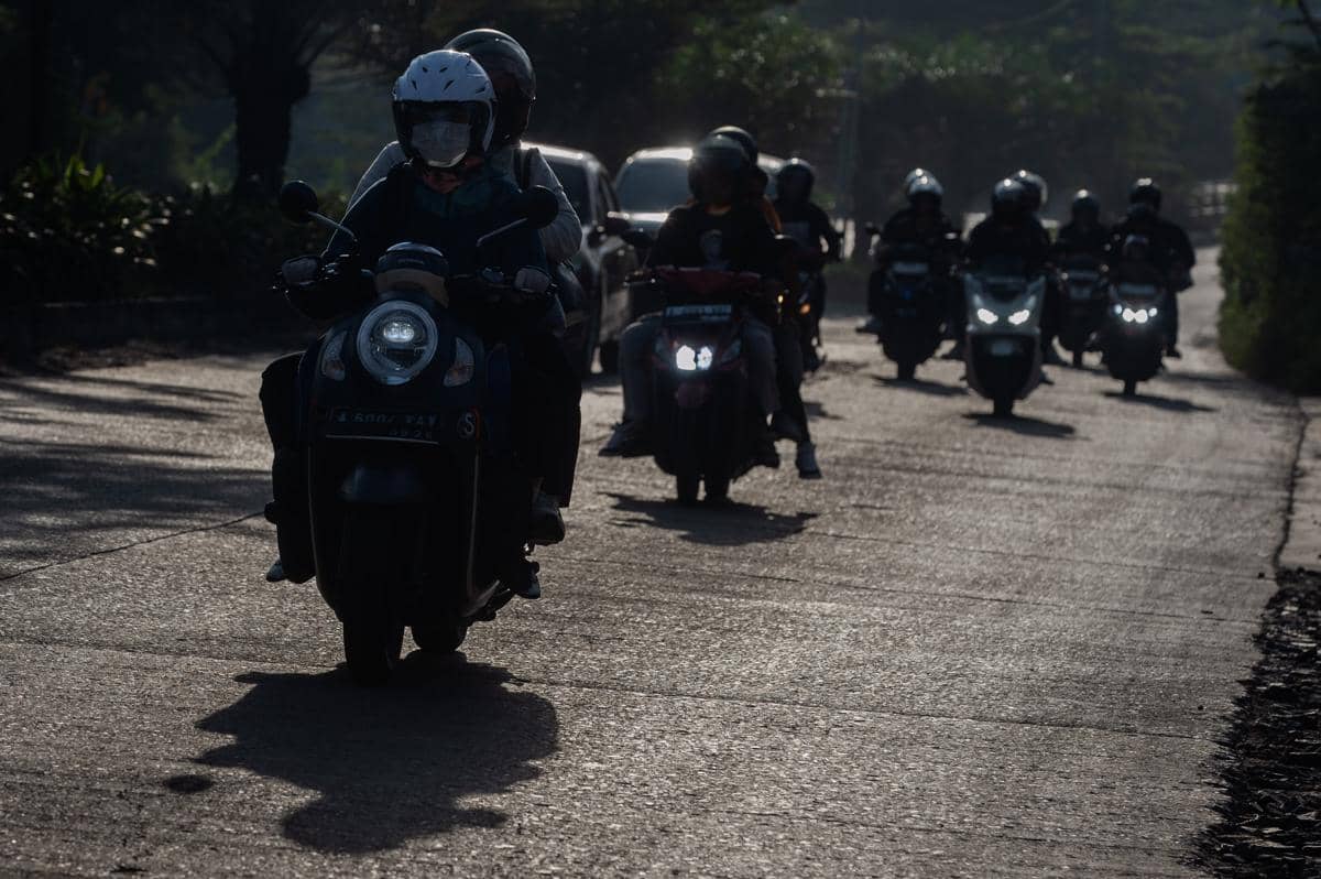 Pemudik melintas di Jalan Lingkar Selatan, Kota Cilegon, menuju Pelabuhan Ciwandan