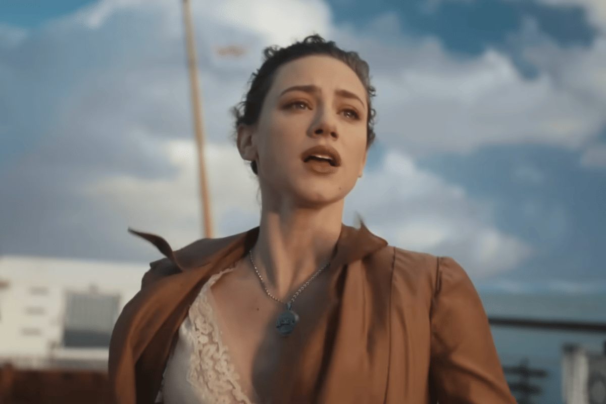 Siapa Lili Reinhart yang Tampil Emosional di MV SWIM Milik BTS?