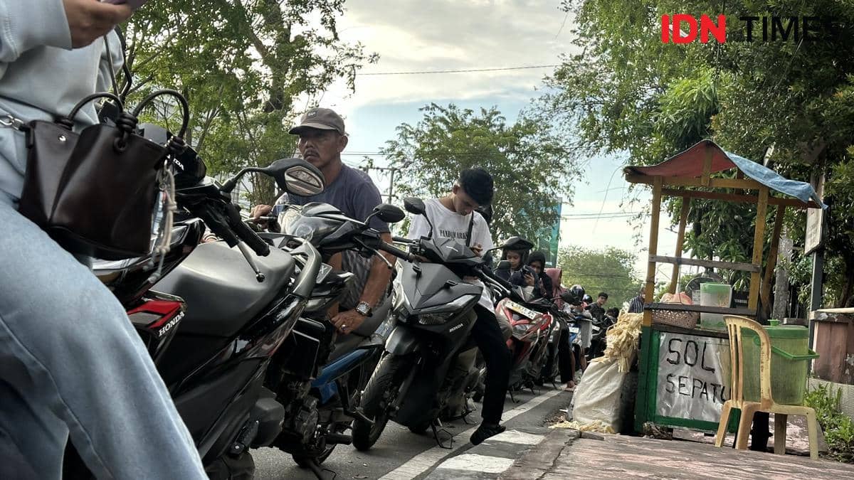 Antrean BBM di Pontianak