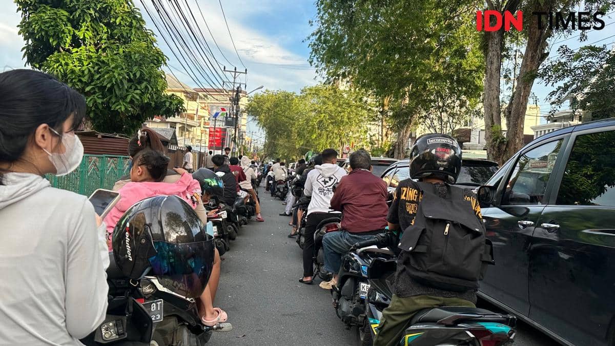 Antrean BBM di Pontianak