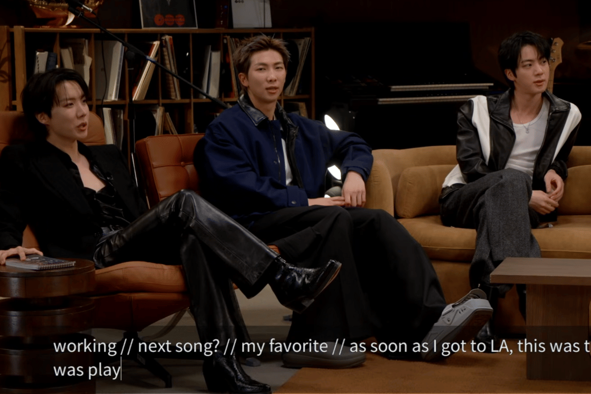 RM BTS pakai gips di Studio Notes (youtube.com/BANGTANTV)