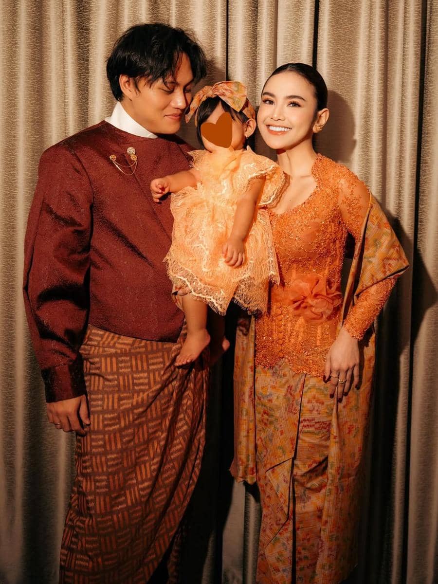 Foto keluarga Rizky Febian dan Mahalini di hari lebaran