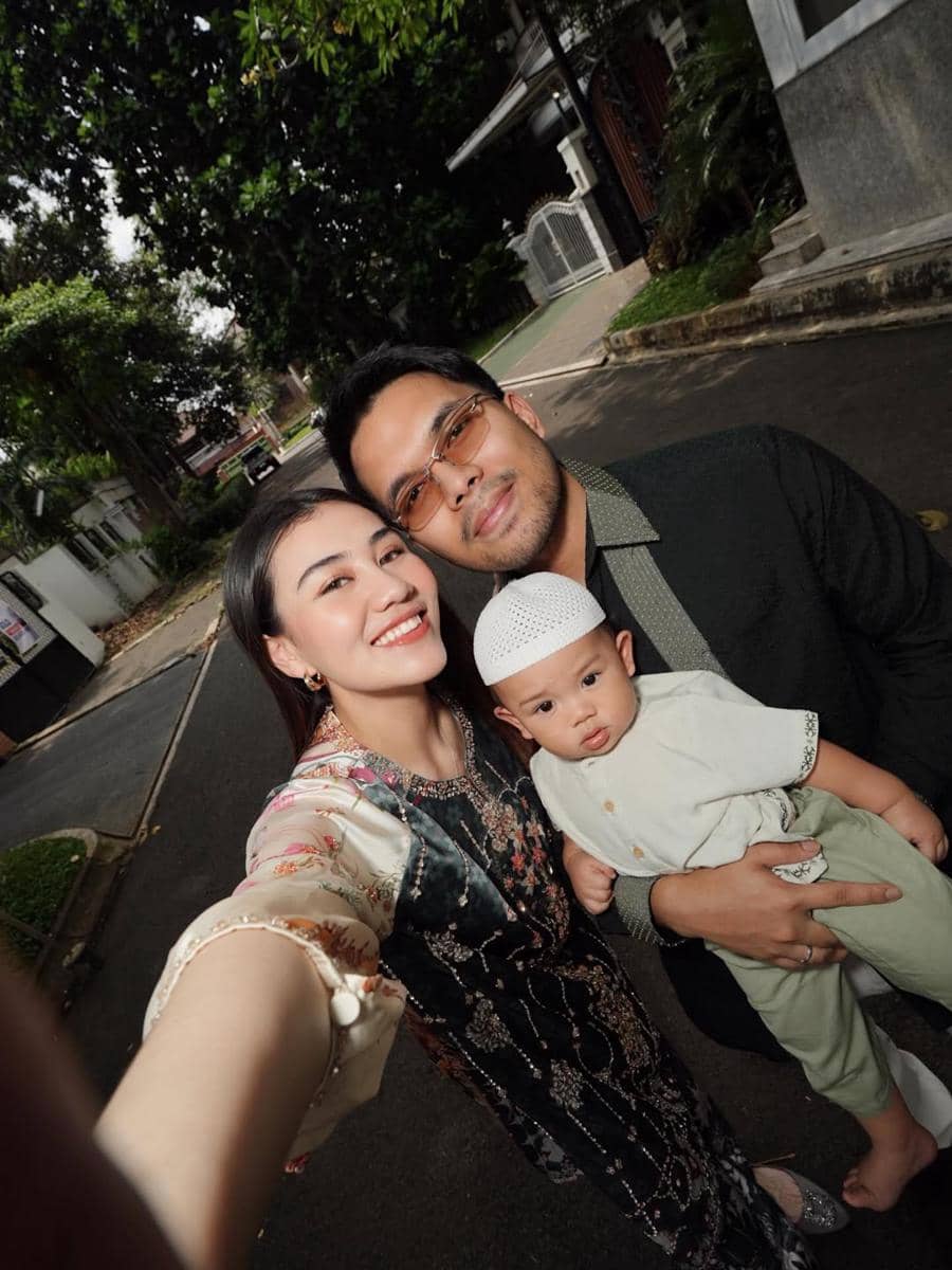 Lebaran keluarga Thariq Halilintar, pertama dengan baby Arash