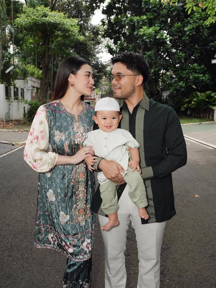 Lebaran keluarga Thariq Halilintar, pertama dengan baby Arash