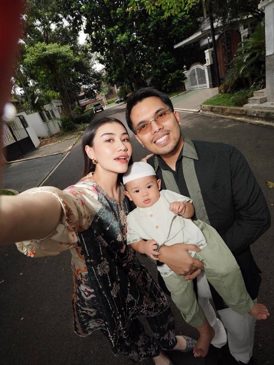 Lebaran keluarga Thariq Halilintar, pertama dengan baby Arash
