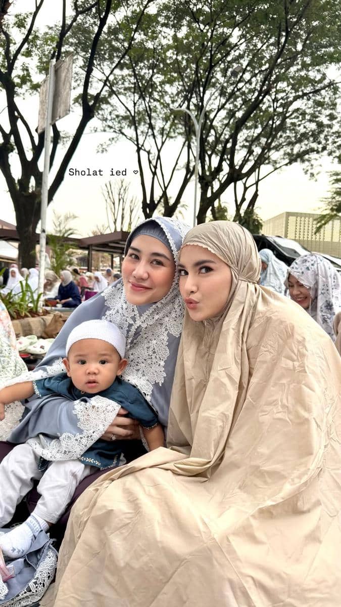 Lebaran keluarga Thariq Halilintar, pertama dengan baby Arash