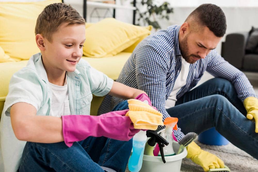 ilustrasi keluarga membersihkan rumah