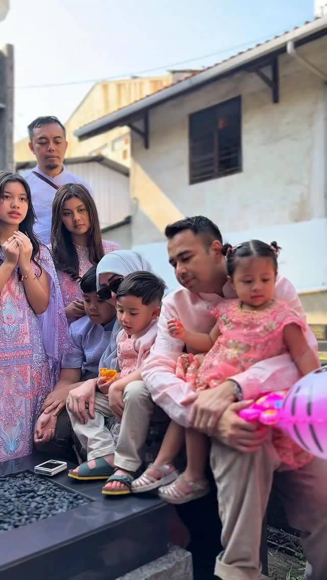 Lebaran Raffi dan Nagita, Perdana Bareng Baby Muhammad (instagram.com/raffinagita1717)