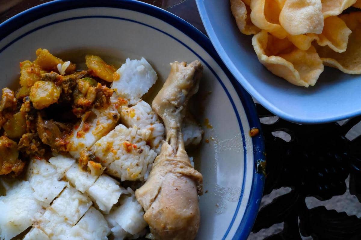 [QUIZ] Pilih Opor atau Rendang, Kemungkinan Kamu akan Ditanya Ini saat Lebaran!