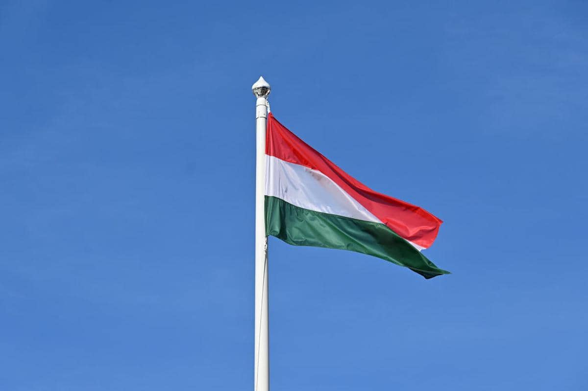bendera Hungaria
