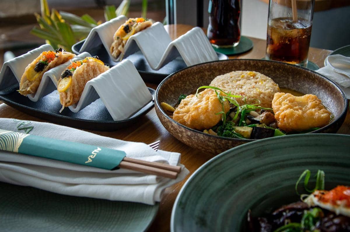 ilustrasi meja hidangan