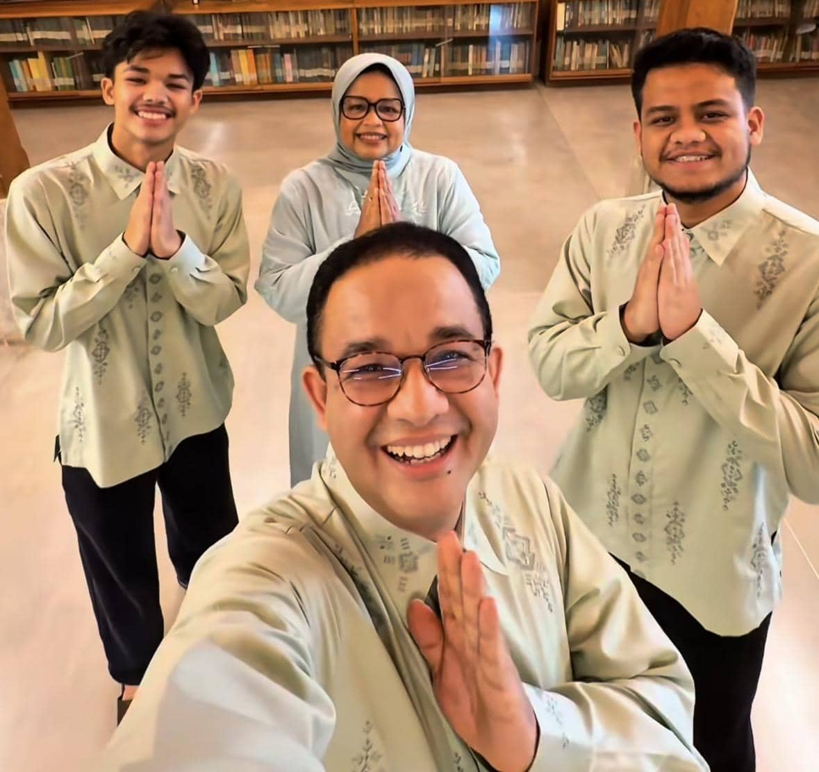 Potret Anies Baswedan merayakan Idul Fitri 1447 Hijriyah bersama keluarga. (Instagram.com/aniesbaswedan)