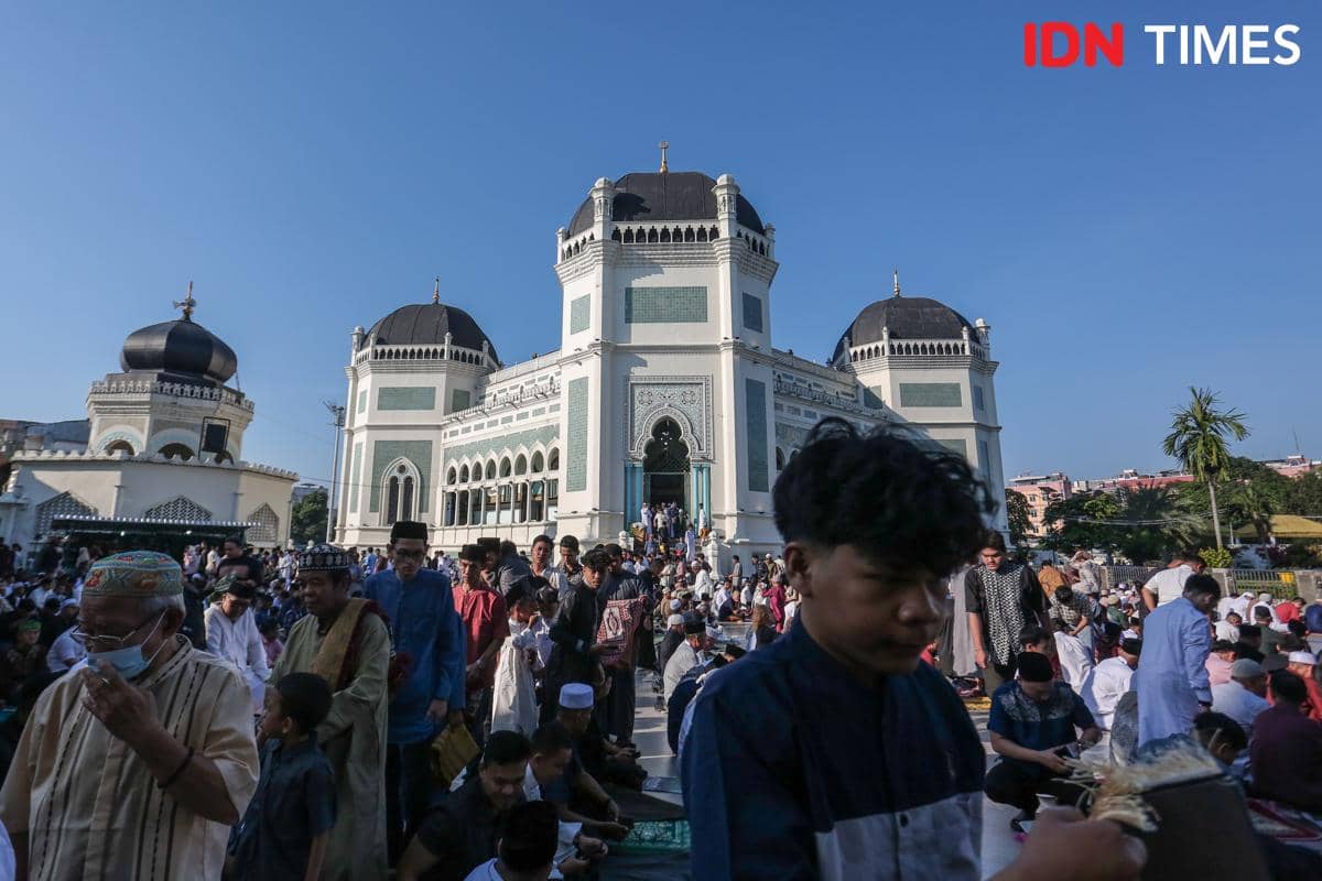 Salat Id Masjid Raya Al Mashun, Dipadati Warga Hingga dihadiri Sultan