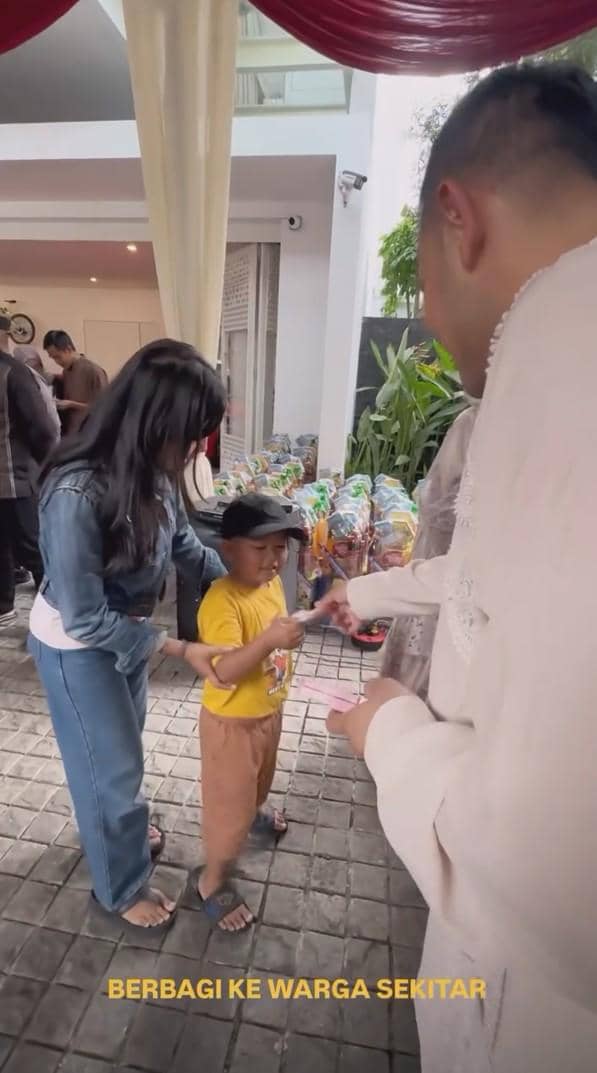 potret acara open house di rumah Shandy Purnamasari dan Juragan 99 di Malang