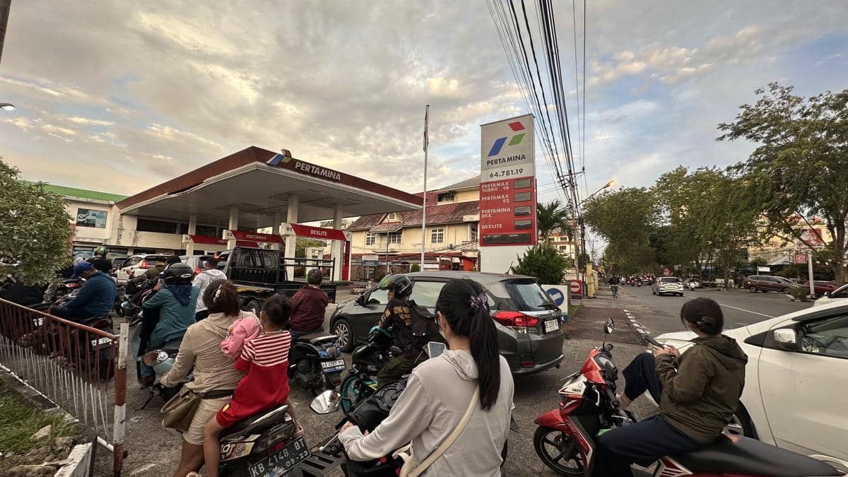 Gubernur Norsan: Jangan Raup Keuntungan di Tengah Antrean BBM