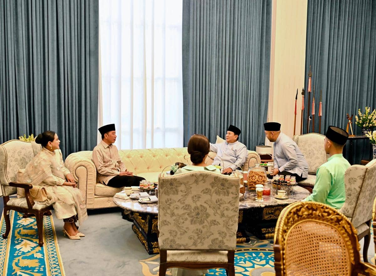 Presiden Prabowo Subianto menerima Presiden ke-7 RI, Joko Widodo di Istana Merdeka Jakarta dalam rangka Hari Raya Idul Fitri 1447 H (dok. Sekretariat Presiden)