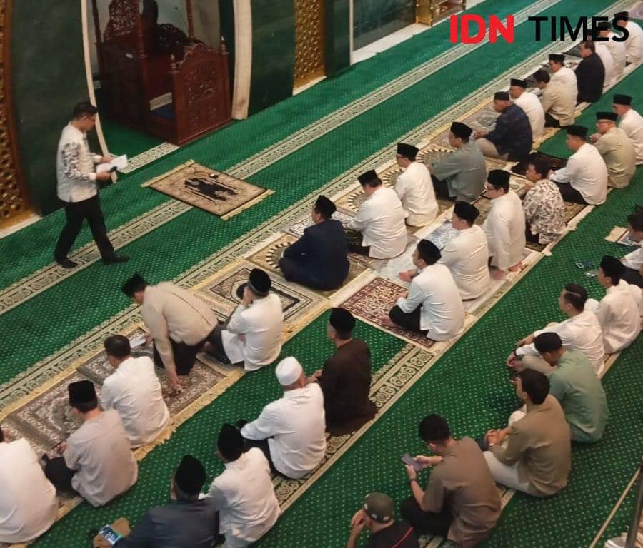 Menkeu Purbaya hingga Airlangga Salat Id di Masjid DJP