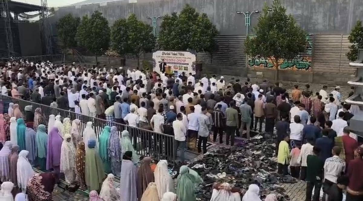 Ribuan Jamaah Salat Id di Kalipepe Land, Wong Solo Group Bagikan THR 