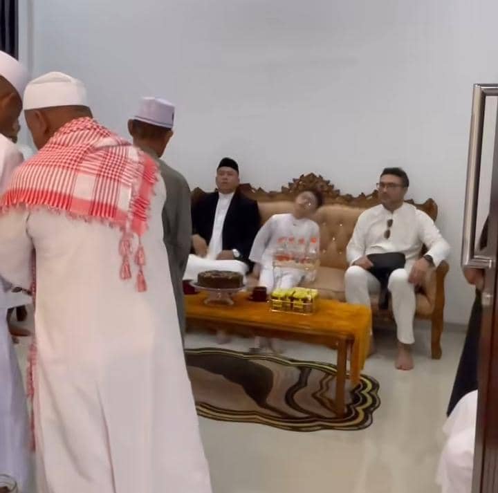 keluarga Cynthia Lamusu lebaran di Gorontalo