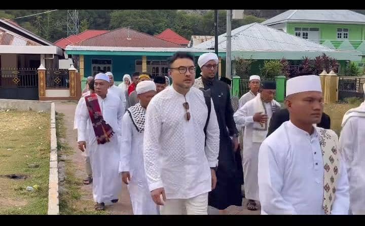 keluarga Cynthia Lamusu lebaran di Gorontalo