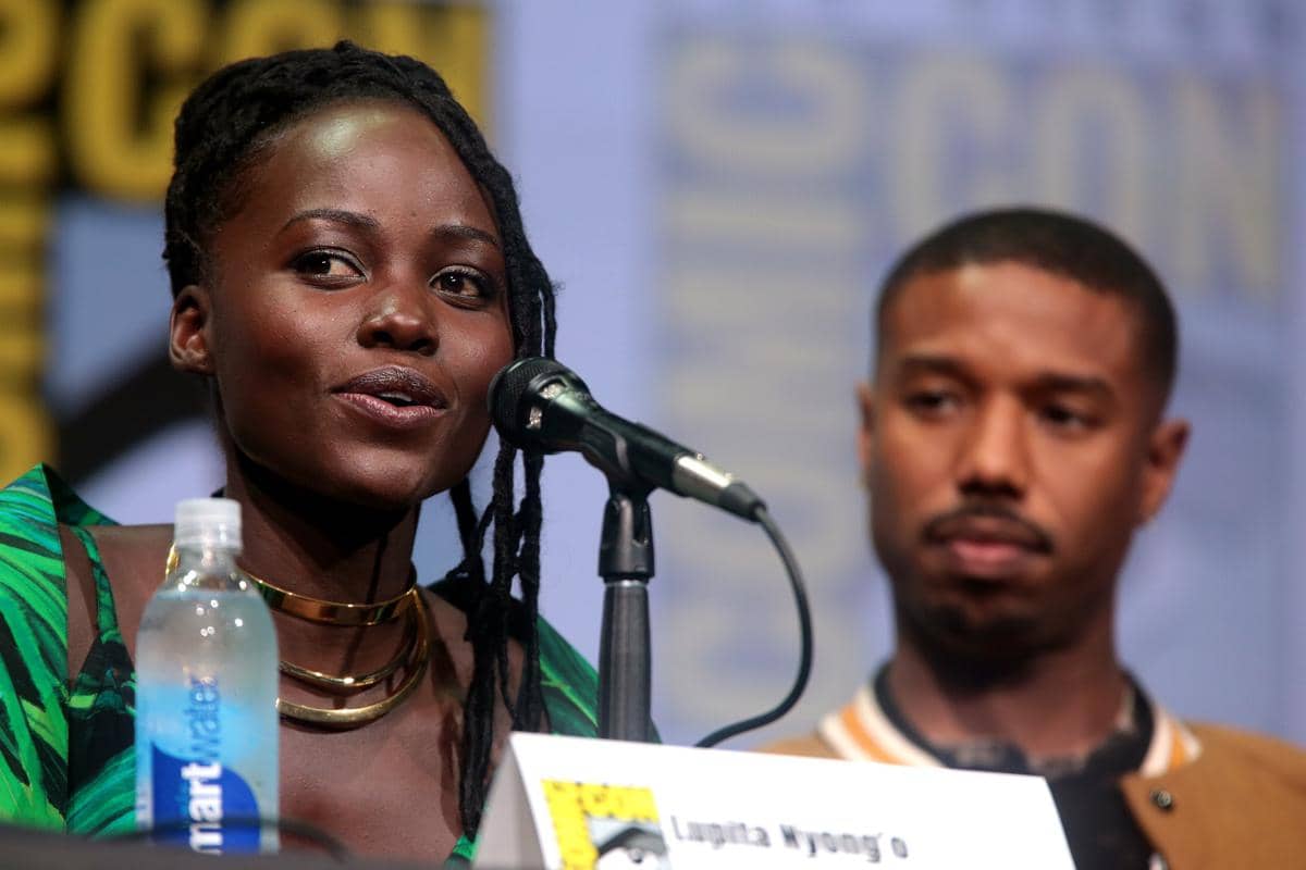 Lupita Nyong'o dan Michael B. Jordan di San Diego Comic Con International 2017, untuk promosi Black Panther, di San Diego Convention Center, California.