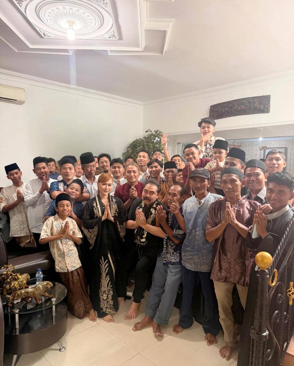 Artis Kumpul Keluarga Besar di Hari Lebaran