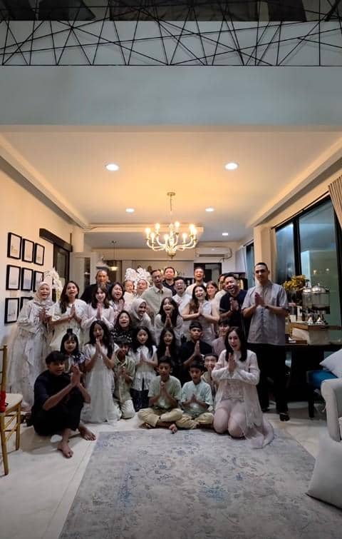 Artis Kumpul Keluarga Besar di Hari Lebaran