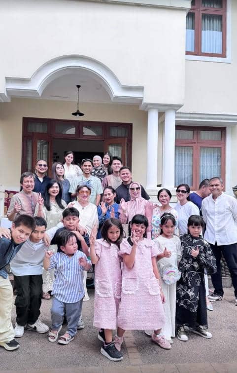 Artis Kumpul Keluarga Besar di Hari Lebaran