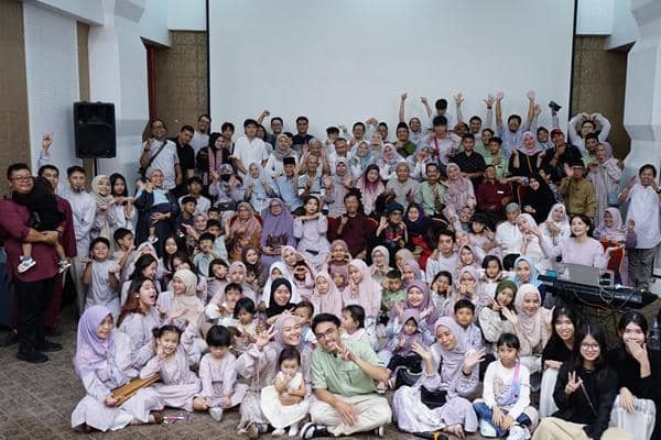 8 Artis Kumpul Keluarga Besar di Hari Lebaran, Ada di Ballroom Hotel